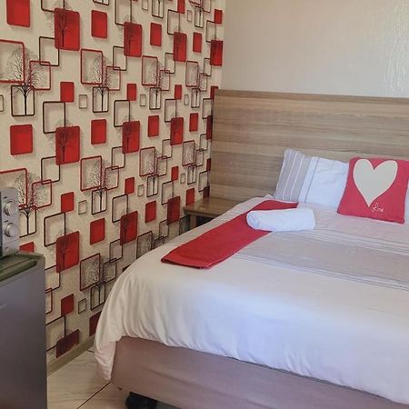 Pab-Love Guest House 库鲁曼 外观 照片